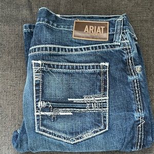 Like new Ariat M4 relaxed boot cut denim. Mens 34x34